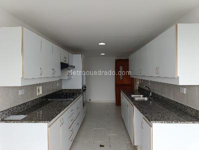 Apartamento en arriendo en El Poblado, Medellín · foto 7 de 17