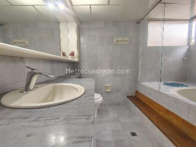 Apartamento de 3 alcobas en arriendo en Los Balsos, Medellín, 168 m² · foto 16 de 17
