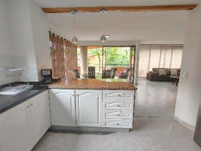 Apartamento de 3 alcobas en arriendo en Los Balsos, Medellín, 168 m² · foto 5 de 17
