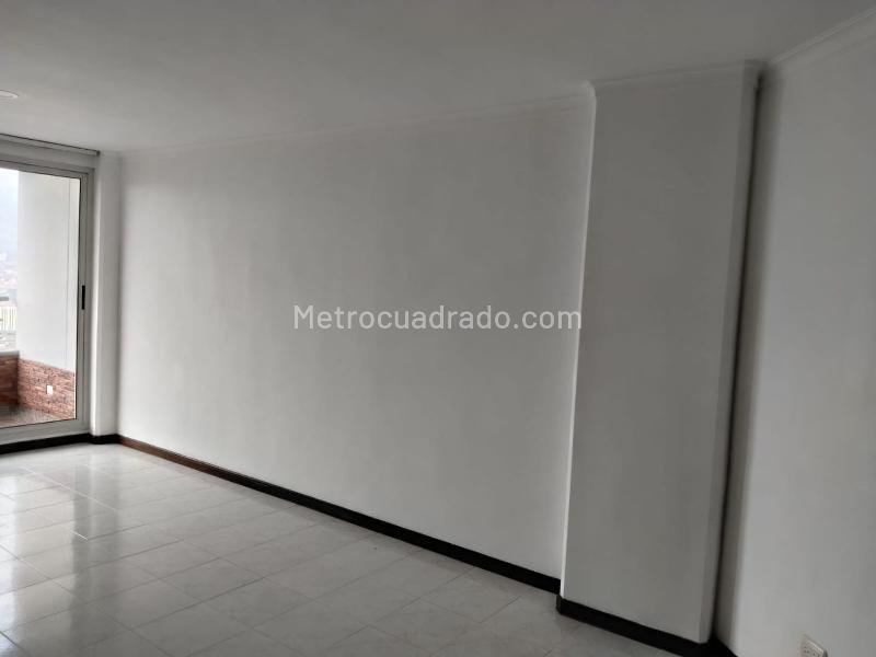 Apartamento en Arriendo de 2 Alcobas en El Poblado (Unidad Cerrada) - 2