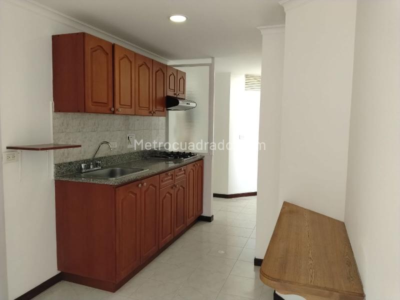 Apartamento en Arriendo de 2 Alcobas en El Poblado (Unidad Cerrada) - 6
