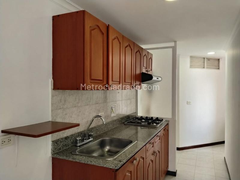 Apartamento en Arriendo de 2 Alcobas en El Poblado (Unidad Cerrada) - 8