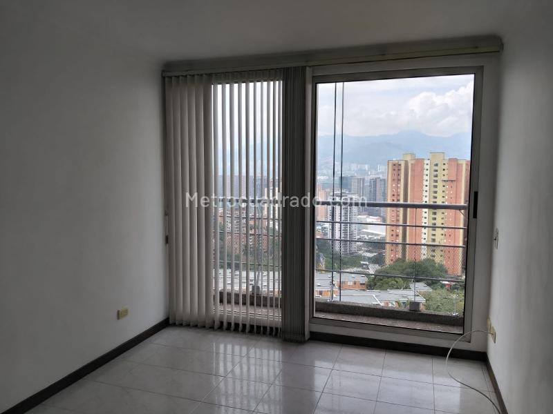 Apartamento en Arriendo de 2 Alcobas en El Poblado (Unidad Cerrada) - 9