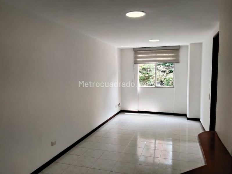 2BR Apartment in El Poblado with Pool