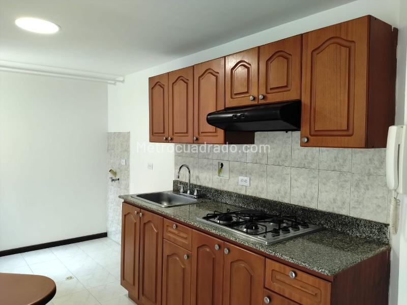 Apartamento de 2 Alcobas en El Poblado con Piscina - 8