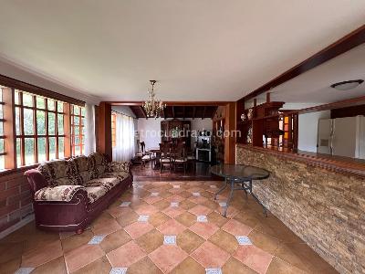 Casa de 4 alcobas en venta en Rionegro, Rionegro, 300 m² · foto 2 de 19