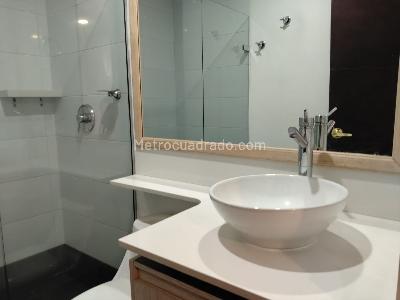 Apartamento de 3 alcobas en arriendo en El Poblado, Medellín, 150 m² · foto 18 de 19