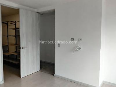 Apartamento de 3 alcobas en arriendo en Castropol, Medellín, 121 m² · foto 10 de 16