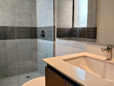 Apartamento de 3 alcobas en arriendo en Castropol, Medellín, 121 m² · foto 15 de 16