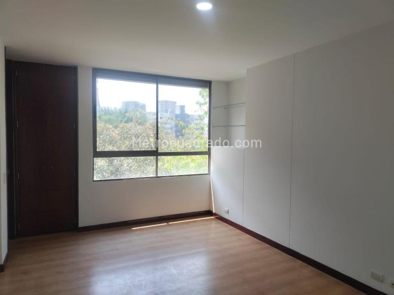Apartamento de 3 Alcobas en Conjunto Cerrado en El Poblado (Los Balsos) - 7