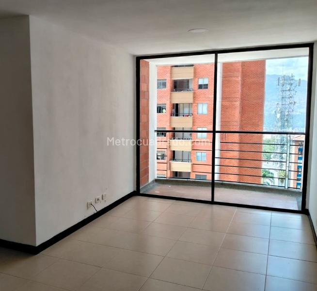 3BR Apartment in El Poblado with Amenities