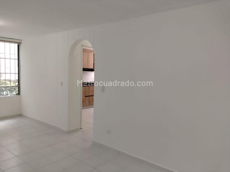 3BR Apartment Near Transport and Services in El Poblado - 2