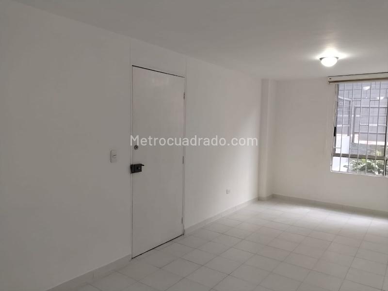 3BR Apartment Near Transport and Services in El Poblado - 3