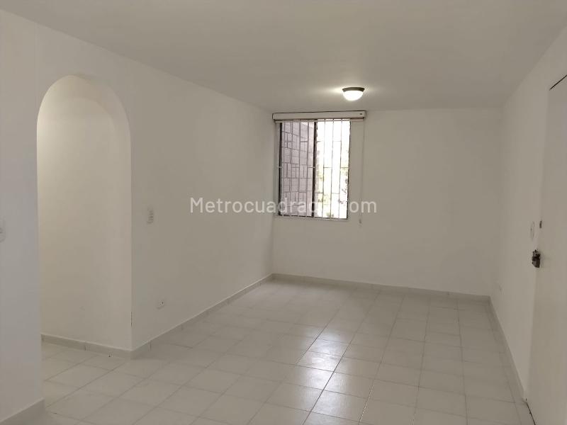 3BR Apartment Near Transport and Services in El Poblado - 4