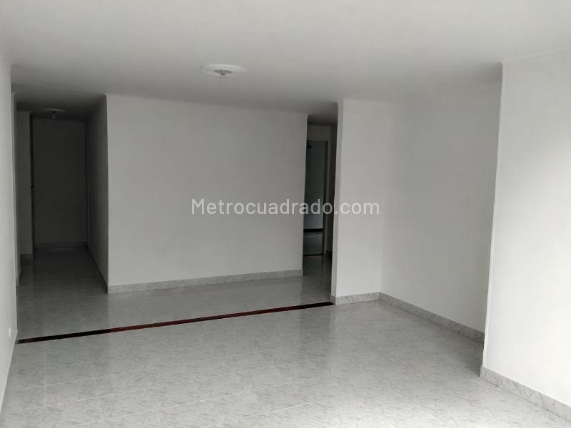 3BR Apartment Near Parks in El Poblado - 2