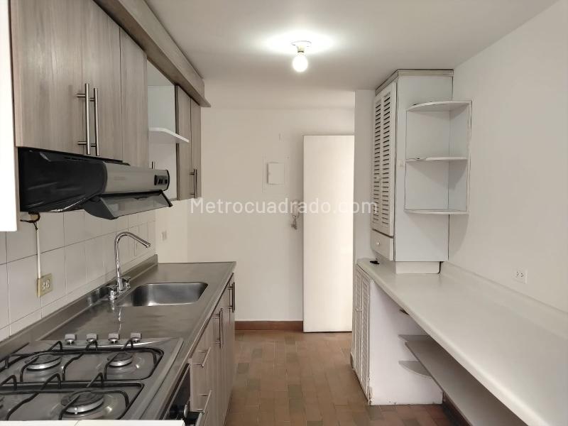3BR Apartment Near Parks in El Poblado - 5