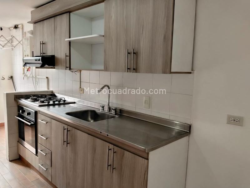 3BR Apartment Near Parks in El Poblado - 7