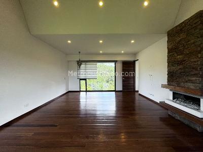 Casa de 4 alcobas en venta en Envigado, Envigado · foto 15 de 19