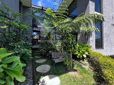 Casa de 4 alcobas en venta en Envigado, Envigado · foto 18 de 19