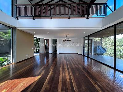 Casa de 4 alcobas en venta en Envigado, Envigado · foto 2 de 19