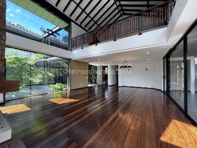 Casa de 4 alcobas en venta en Envigado, Envigado · foto 3 de 19