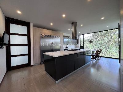 Casa de 4 alcobas en venta en Envigado, Envigado · foto 4 de 19
