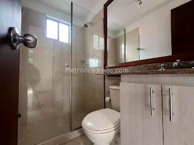 Casa de 3 alcobas en venta en Envigado, Envigado, 211 m² · foto 13 de 16
