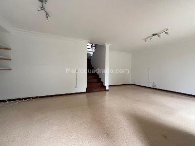 Casa de 3 alcobas en venta en Envigado, Envigado, 211 m² · foto 3 de 16