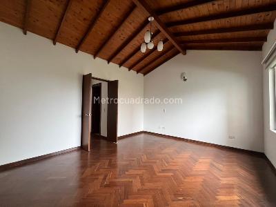 Casa de 3 alcobas en venta en Envigado, Envigado, 211 m² · foto 9 de 16