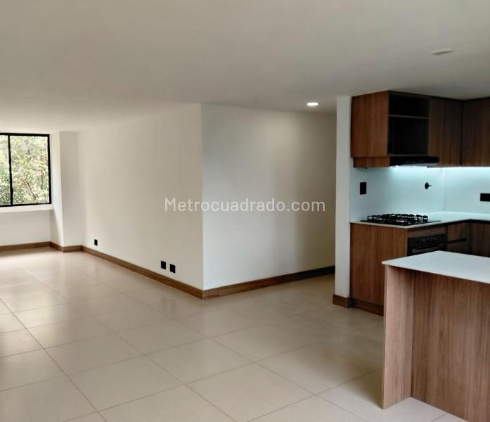 Apartamento de 3 Alcobas en El Poblado con Excelente Acceso - 2