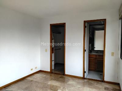 Apartamento de 3 alcobas en venta en El Poblado, Medellín, 123 m² · foto 12 de 19