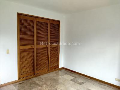 Apartamento de 3 alcobas en venta en El Poblado, Medellín, 123 m² · foto 15 de 19
