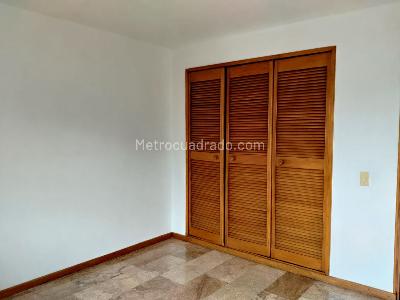 Apartamento de 3 alcobas en venta en El Poblado, Medellín, 123 m² · foto 16 de 19