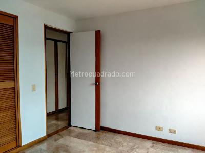 Apartamento de 3 alcobas en venta en El Poblado, Medellín, 123 m² · foto 17 de 19