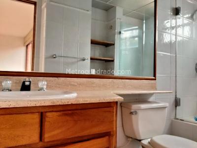 Apartamento de 3 alcobas en venta en El Poblado, Medellín, 123 m² · foto 18 de 19
