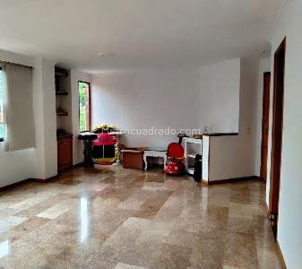 Apartamento de 3 alcobas en venta en El Poblado, Medellín, 123 m² · foto 2 de 19