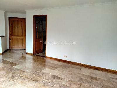 Apartamento de 3 alcobas en venta en El Poblado, Medellín, 123 m² · foto 3 de 19