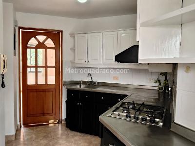 Apartamento de 3 alcobas en venta en El Poblado, Medellín, 123 m² · foto 8 de 19