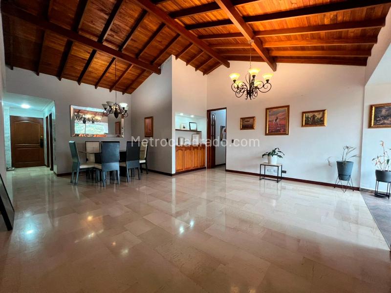 3BR Apartment for Rent in El Poblado Gated Unit (3 Baths)