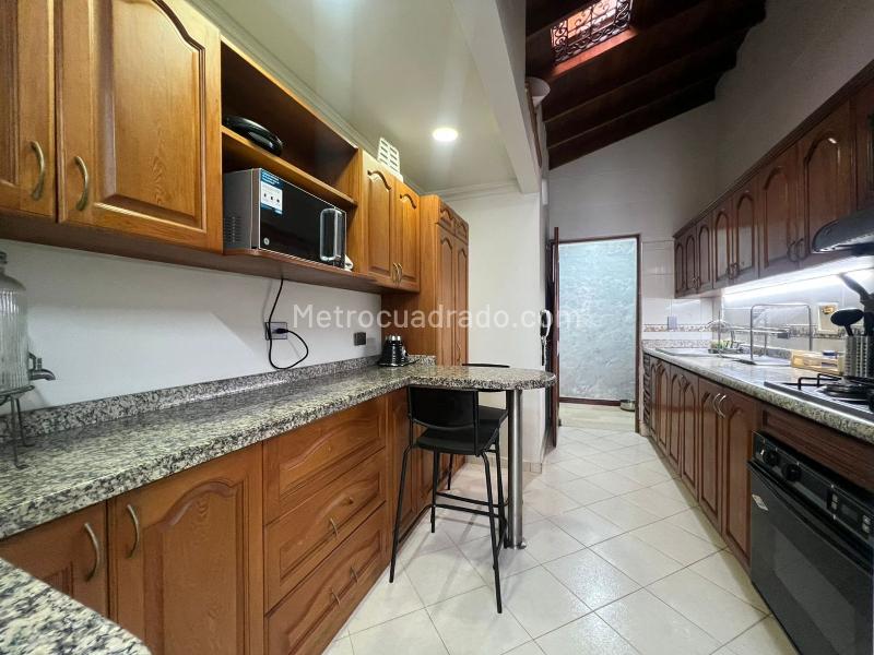 Apartamento de 3 Alcobas en Unidad Cerrada en El Poblado (3 Baños) - 6