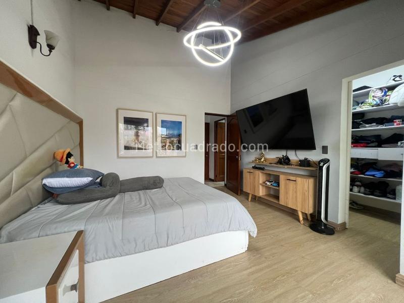 Apartamento de 3 Alcobas en Unidad Cerrada en El Poblado (3 Baños) - 9