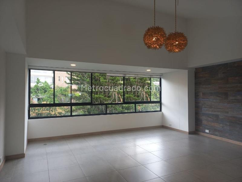3BR Apartment in El Poblado with Amenities