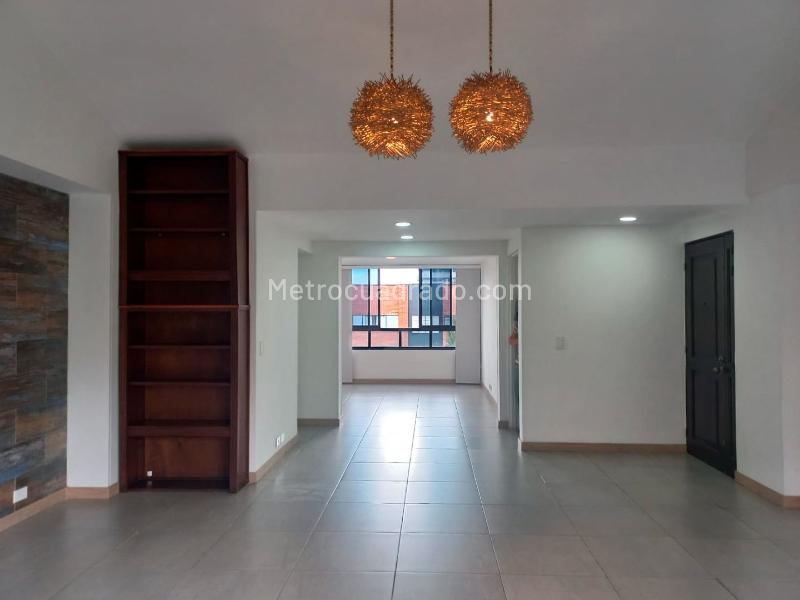 Apartamento de 3 Alcobas en El Poblado con Amenidades - 3