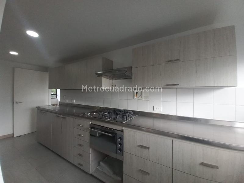 Apartamento de 3 Alcobas en El Poblado con Amenidades - 6