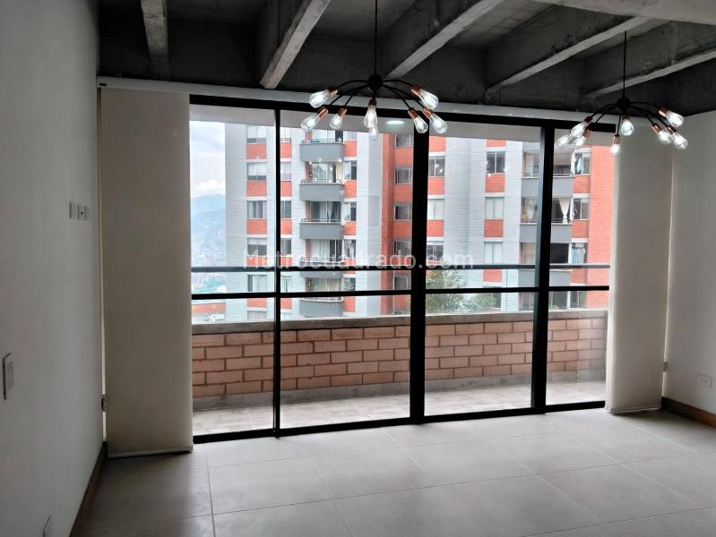 Apartamento Moderno de 2 Alcobas con Gimnasio en El Poblado