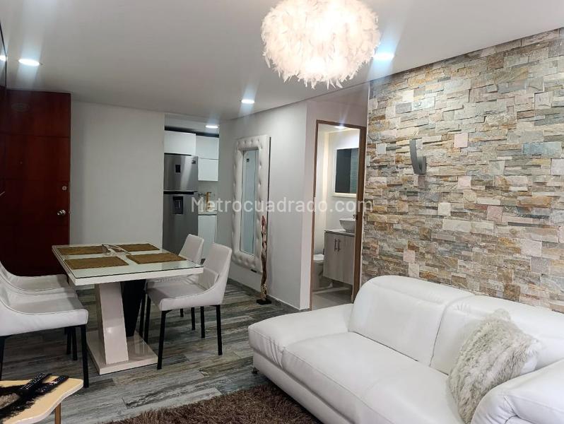 Apartamento Amoblado de 2 Alcobas con Balcón en El Poblado - 3