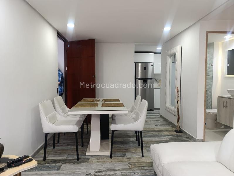 Apartamento Amoblado de 2 Alcobas con Balcón en El Poblado - 4