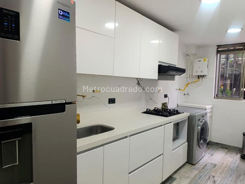 Apartamento Amoblado de 2 Alcobas con Balcón en El Poblado - 6