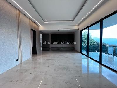Casa de 4 alcobas en venta en El Poblado, Medellín, 1085 m² · foto 13 de 20