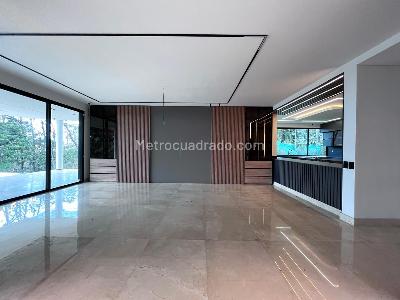 Casa de 4 alcobas en venta en El Poblado, Medellín, 1085 m² · foto 3 de 20